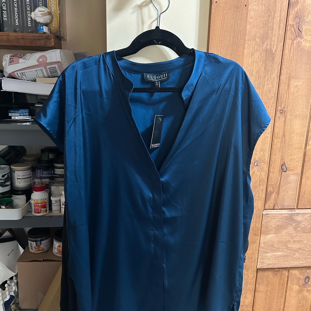 Eloquii Split Neck Blouse Size 16 Deep Acquamarine Cap Sleeve NWT Holiday Ready! - Picture 6 of 7